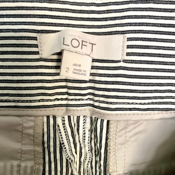 LOFT Julie Seersucker Striped Cropped Pants Size 2 - Picture 5 of 7